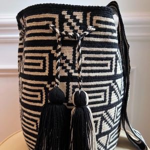 ARYA Handwoven Wayuu Bag